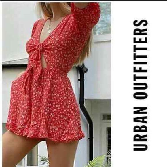 Urban Outfitters Tilly Floral Romper One Piece Size Small Red - Picture 3 of 14